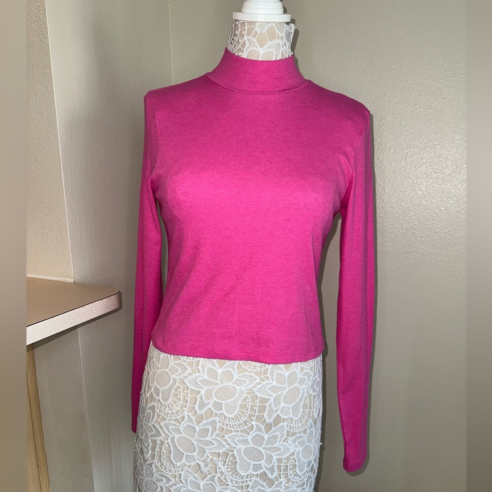 NWOT American Eagle large long sleeve pink crop top.